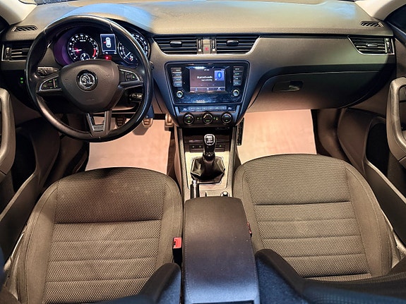 Skoda Octavia Scout 7 of 15