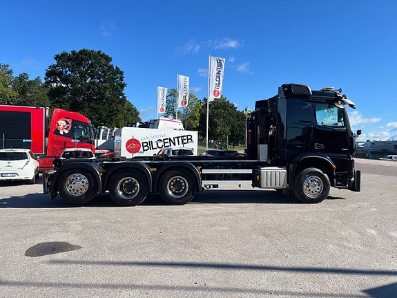 Mercedes Arocs 3251 Tridem Lastväxlare, Fullt Plogutrustad 4 of 12