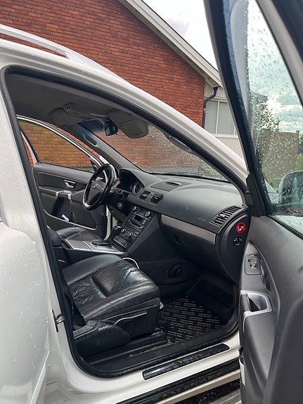 Volvo XC90 5 of 10