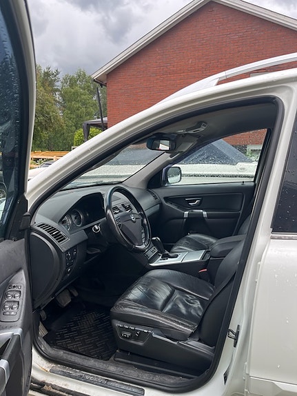 Volvo XC90 6 of 10