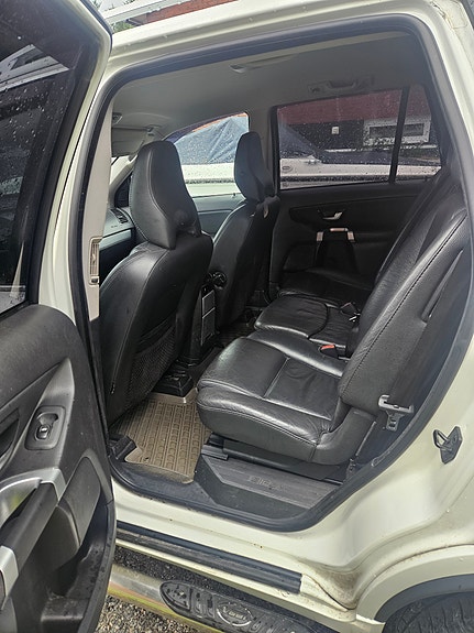 Volvo XC90 7 of 10