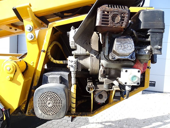 Dino 210XT Skylift 4 of 7