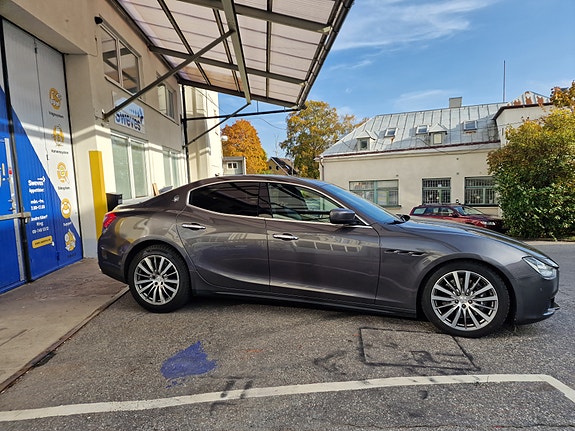 Maserati Ghibli 4 of 7