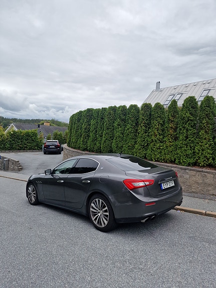 Maserati Ghibli 2 of 6