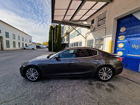Maserati Ghibli 3 of 7