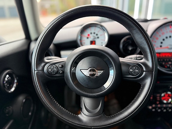 MINI Cooper 7 of 30