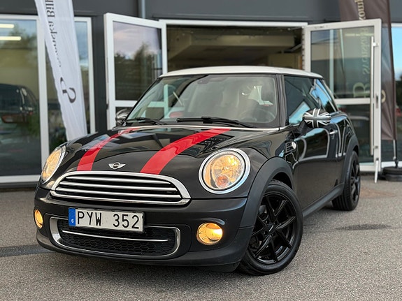 MINI Cooper 27 of 30