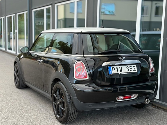 MINI Cooper 16 of 30