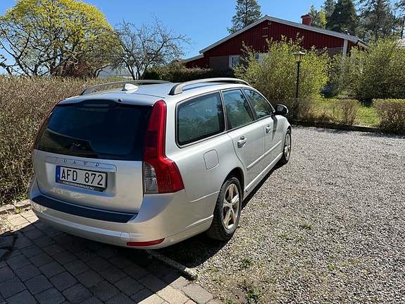Volvo V50 3 of 9