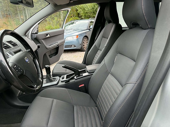 Volvo V50 6 of 9