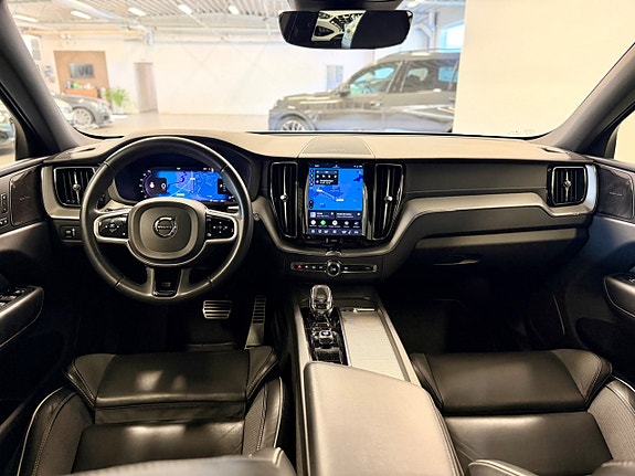 Volvo XC60 15 of 25