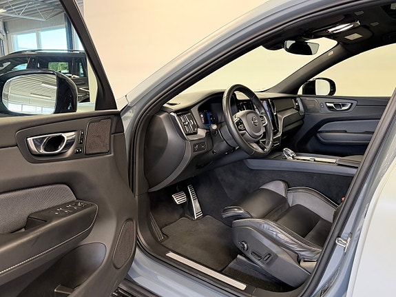 Volvo XC60 5 of 25