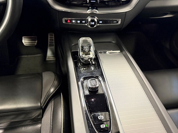Volvo XC60 17 of 25