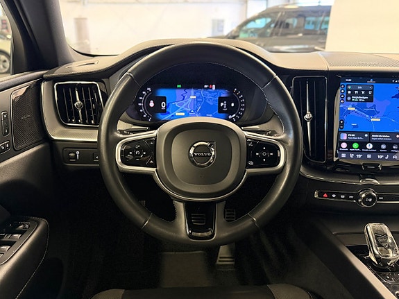 Volvo XC60 16 of 25