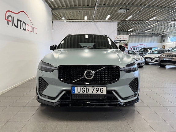 Volvo XC60 2 of 25