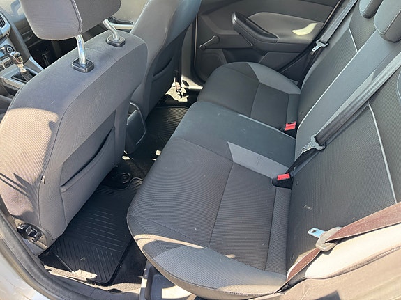 Ford Focus 7 of 8