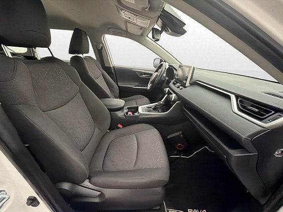 Toyota RAV4 25 of 30