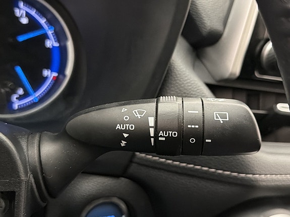Toyota RAV4 18 of 30