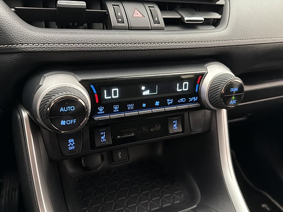 Toyota RAV4 23 of 30