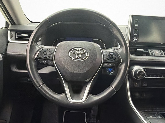 Toyota RAV4 12 of 30