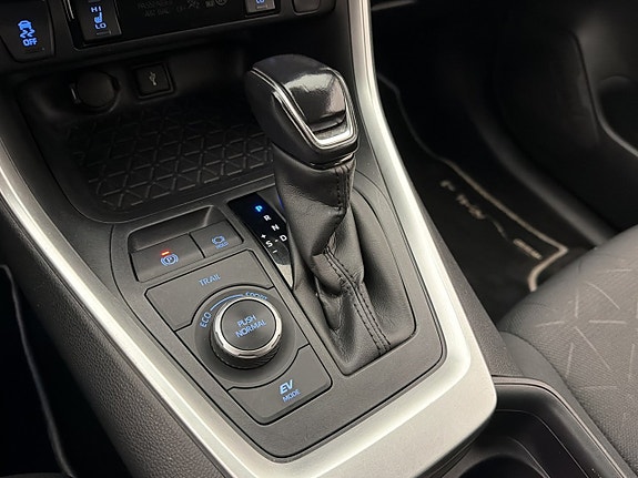 Toyota RAV4 24 of 30