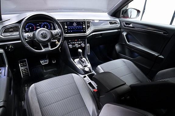 Volkswagen T-Roc 14 of 23