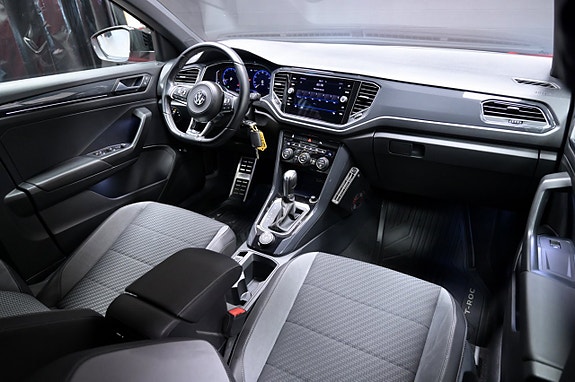 Volkswagen T-Roc 13 of 23