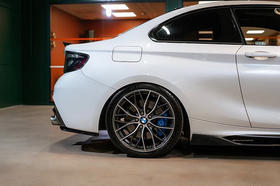 BMW M235i 9 of 27