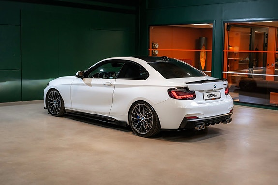 BMW M235i 3 of 27