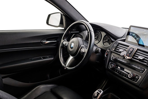BMW M235i 23 of 27