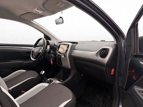 Toyota Aygo 12 of 23
