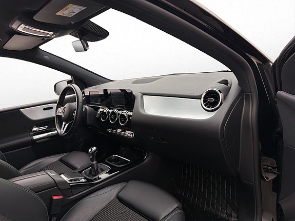 Mercedes-Benz B180 12 of 25