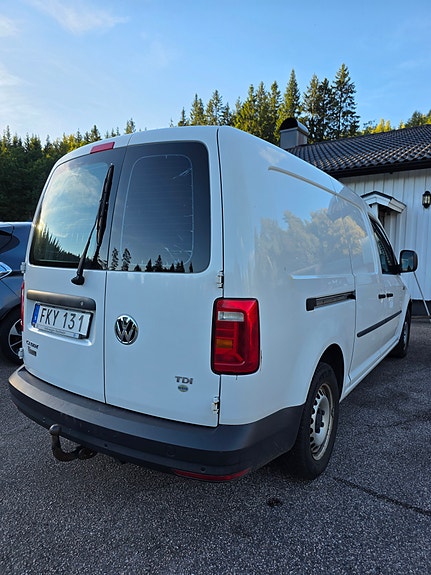 Volkswagen Caddy Maxi 2 of 4