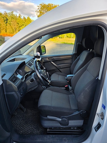 Volkswagen Caddy Maxi 3 of 4