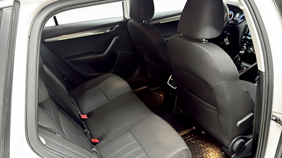 Skoda Octavia 5 of 12