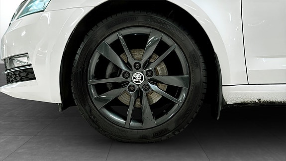 Skoda Octavia 9 of 12