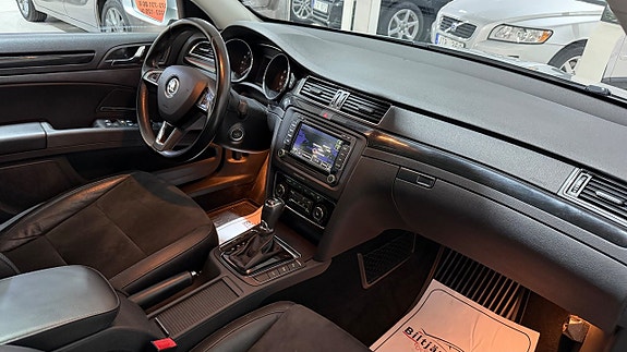 Skoda Superb 8 of 16