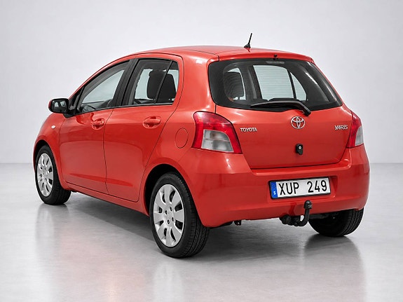 Toyota Yaris 6 of 27