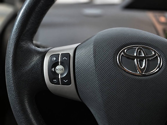 Toyota Yaris 18 of 27