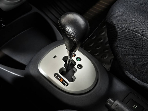 Toyota Yaris 24 of 27