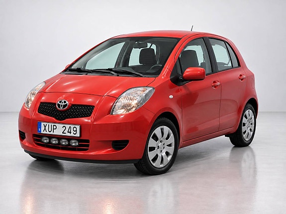 Toyota Yaris 4 of 27