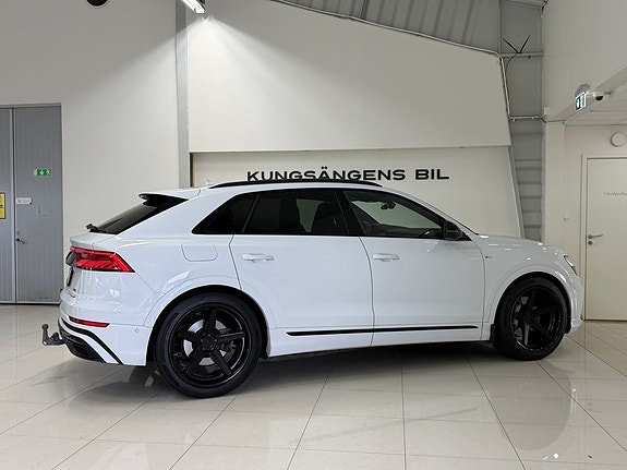Audi Q8 9 of 29