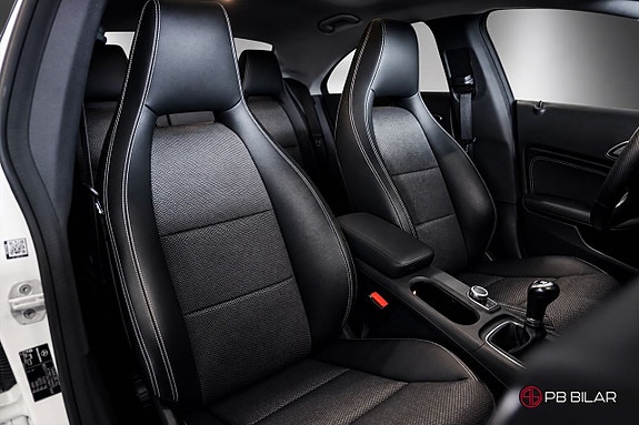 Mercedes-Benz CLA200 14 of 25