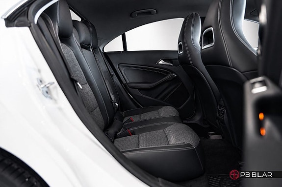 Mercedes-Benz CLA200 16 of 25