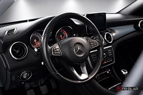 Mercedes-Benz CLA200 9 of 25