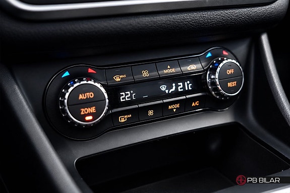 Mercedes-Benz CLA200 23 of 25