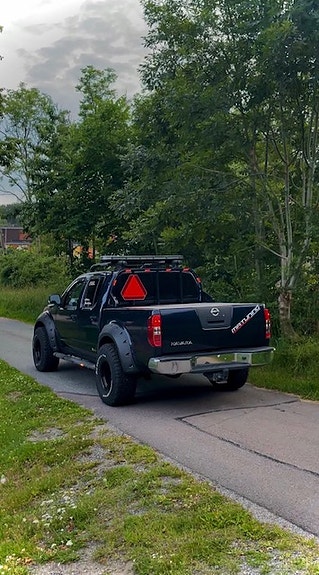 Nissan Navara 2 of 8