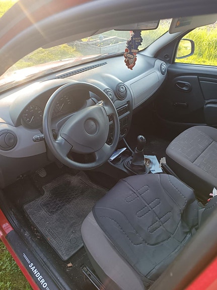 Dacia Sandero 2 of 3