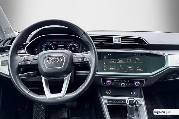 Audi Q3 12 of 27