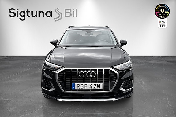 Audi Q3 2 of 27